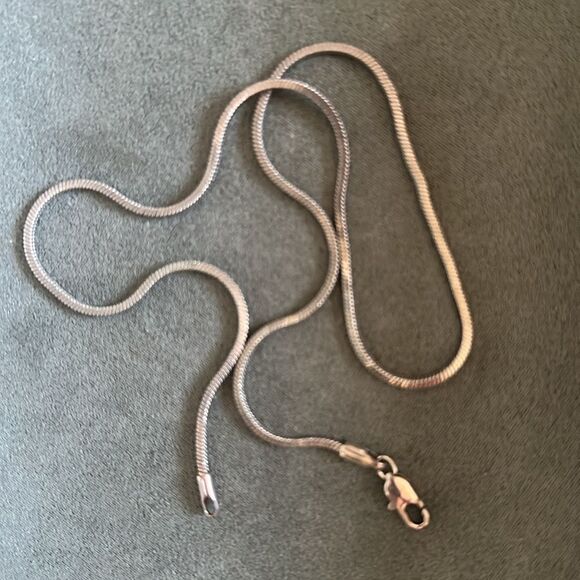 Unmarked Silver-Tone Snake Chain Necklace - 18” - Picture 4 of 16